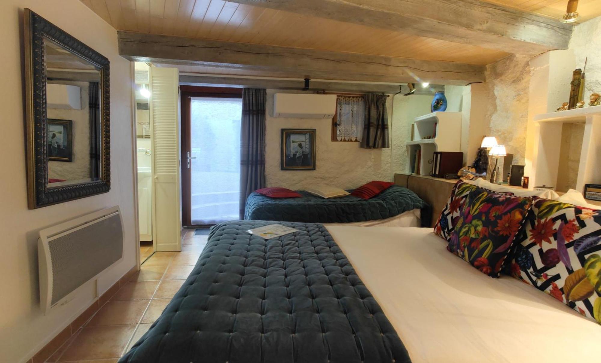 Mas Peu Del Causse Bed and Breakfast Thuir Δωμάτιο φωτογραφία